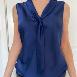 Tahari  pullover Sleeveless Blouse